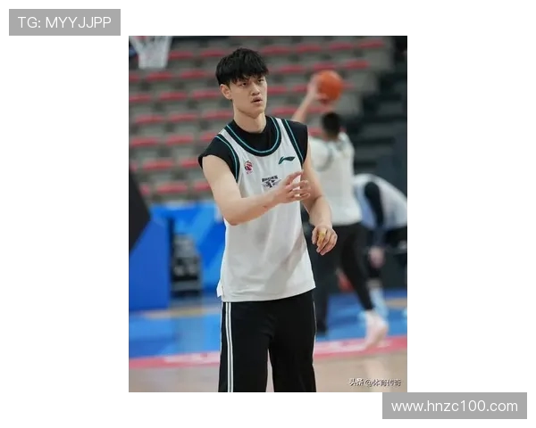 曾凡博的篮球之路：从青涩少年到职业赛场的奋斗历程与梦想追逐